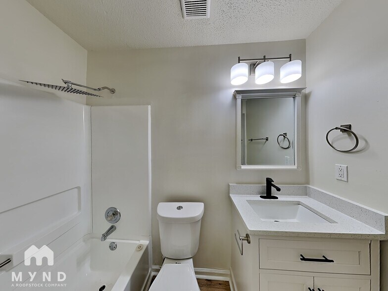 Building Photo - 3221 River Mist Cove