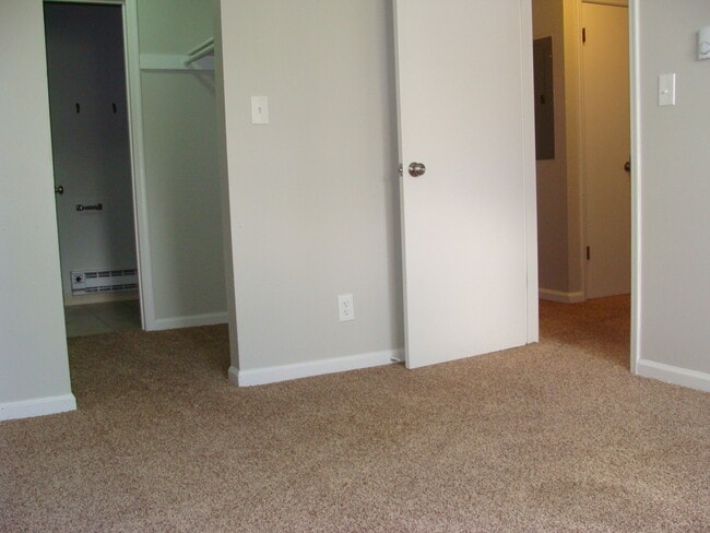 Building Photo - 998 W Beaver Creek Blvd