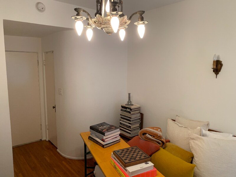 Building Photo - 520-522 N Rossmore Ave