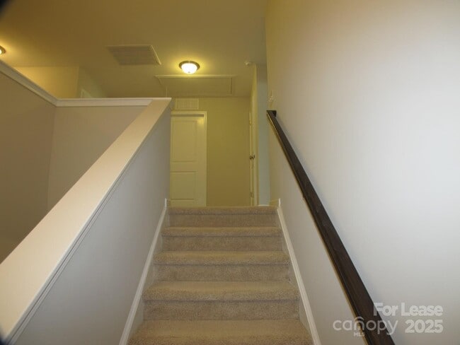 Building Photo - 1413 Bramblewood Dr