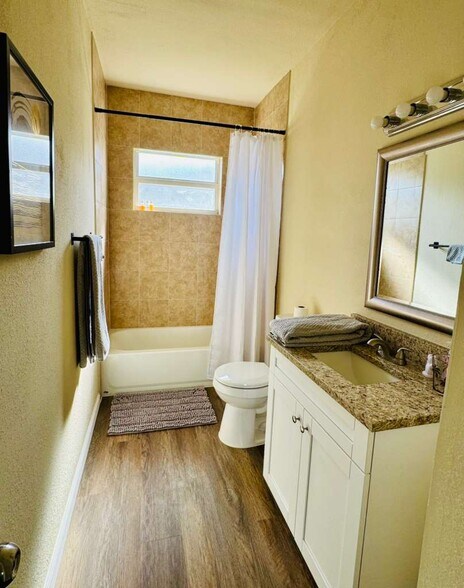 Building Photo - 314 N 6th St