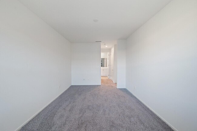 Building Photo - 822 Francesca Dr