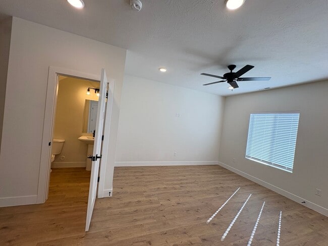 Building Photo - Brand New Home Avalible