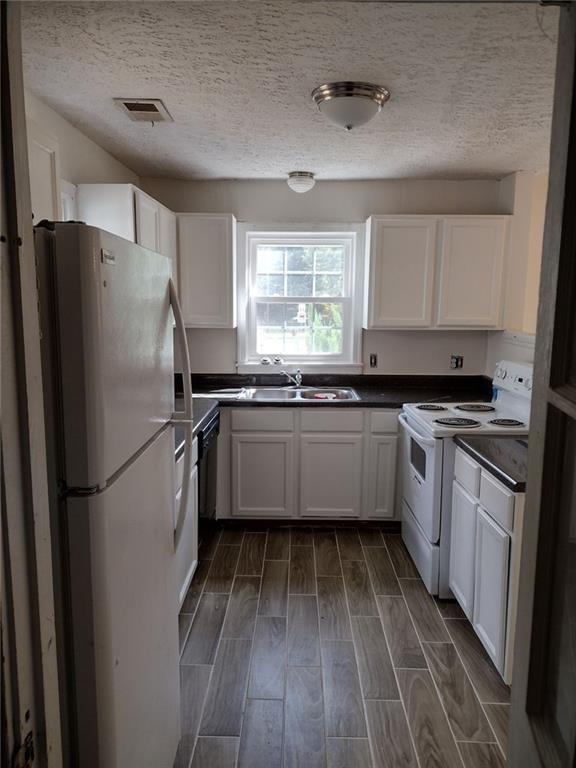 Building Photo - 131 Garrison Rd SE