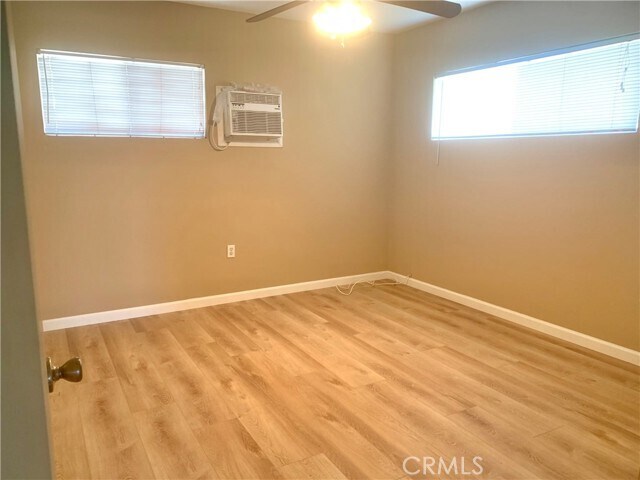 Building Photo - 550 N Valencia Pl