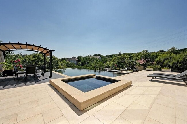 Building Photo - 405 Barrett Ln