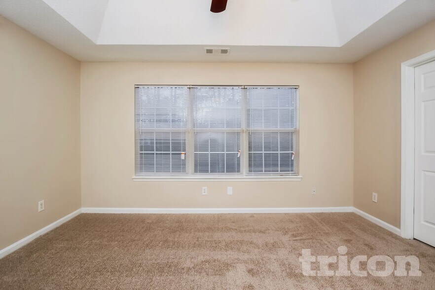 Building Photo - 5002 Ceylon Dr