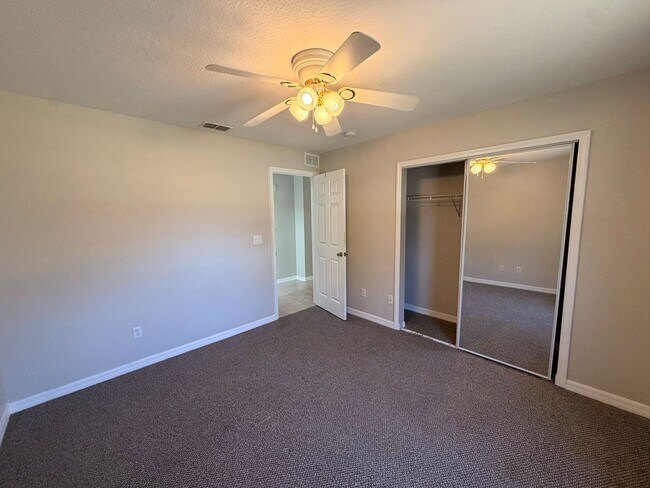 Building Photo - 527 Terrier Way