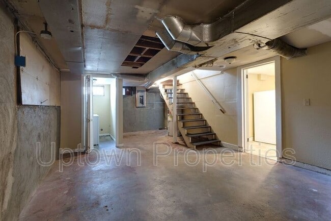 Building Photo - 1644 N Willamette Blvd