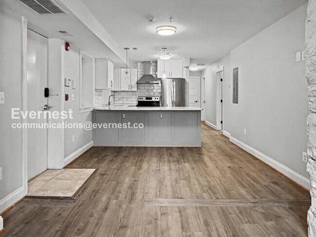 Building Photo - 2438 Callow Ave