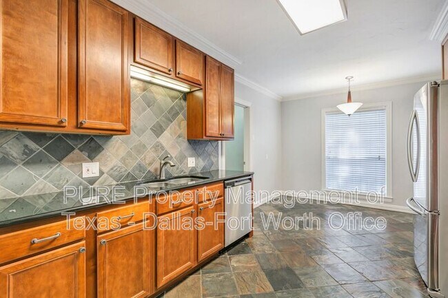 Building Photo - 2234 W Colorado Blvd