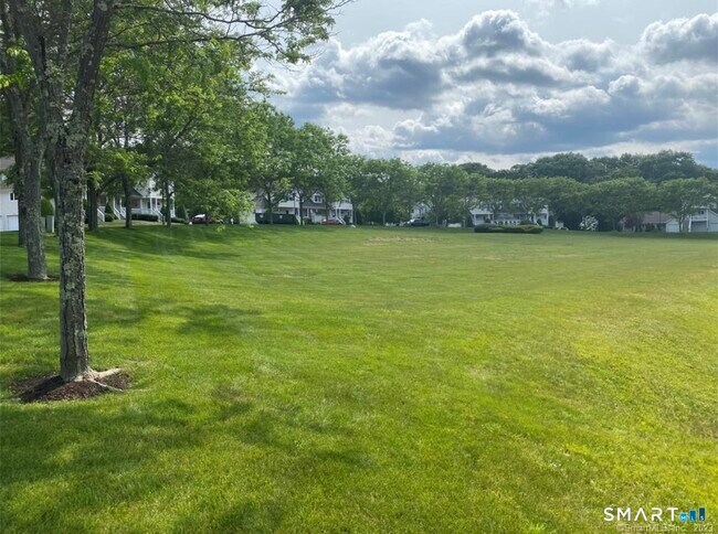 Building Photo - 11 Trout Brook Cir