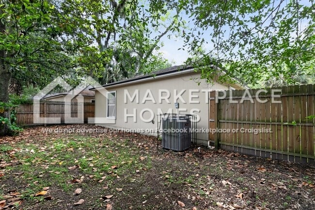 Building Photo - 2167 Thomas Ct