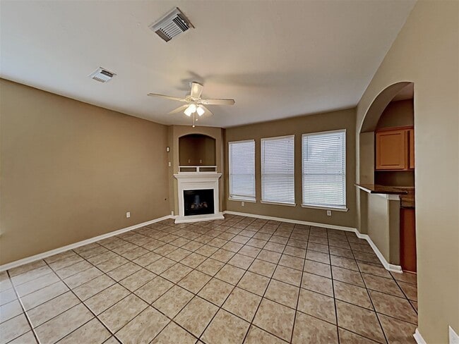 Building Photo - 411 Cedar Point Dr