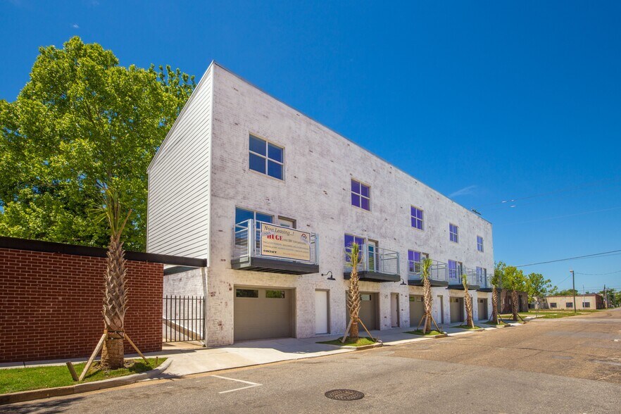 Primary Photo - 55 N Warren St