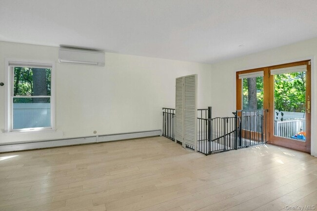 Building Photo - 75 Woodcrest Ave