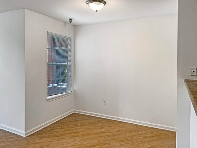 Building Photo - 1345 Crystal Way
