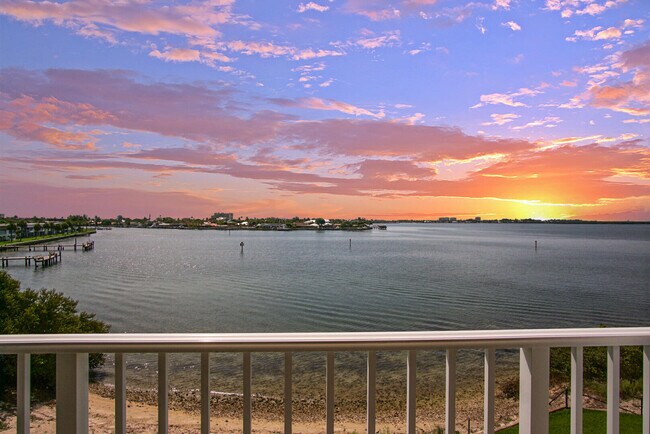 Building Photo - 3 Harbour Isle Dr E