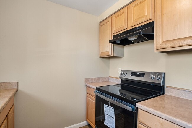 Building Photo - Updated 3-Bed Home on Spacious Lot – 10 Mi...