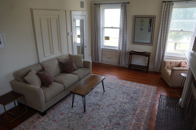 Building Photo - 207 Bank Ave. Biddle Mansion