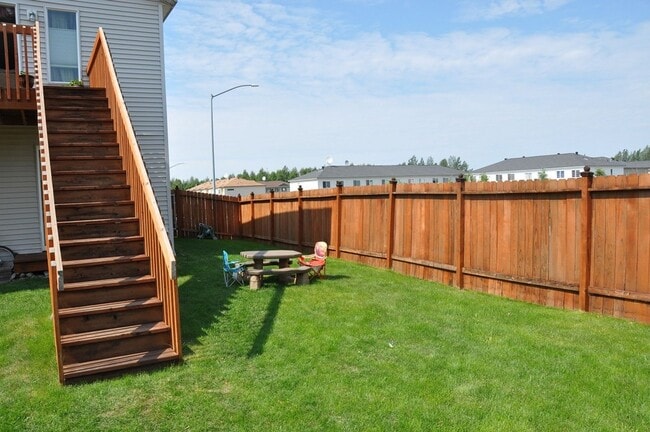 Building Photo - 3 Bedroom Condo close to JBER!