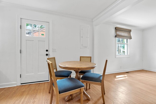 Building Photo - 806 Washington Ave