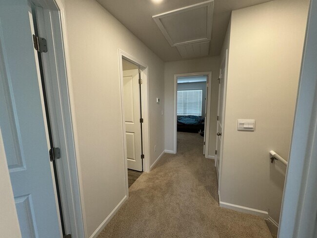 Building Photo - 4109 Laurel Rdg Dr