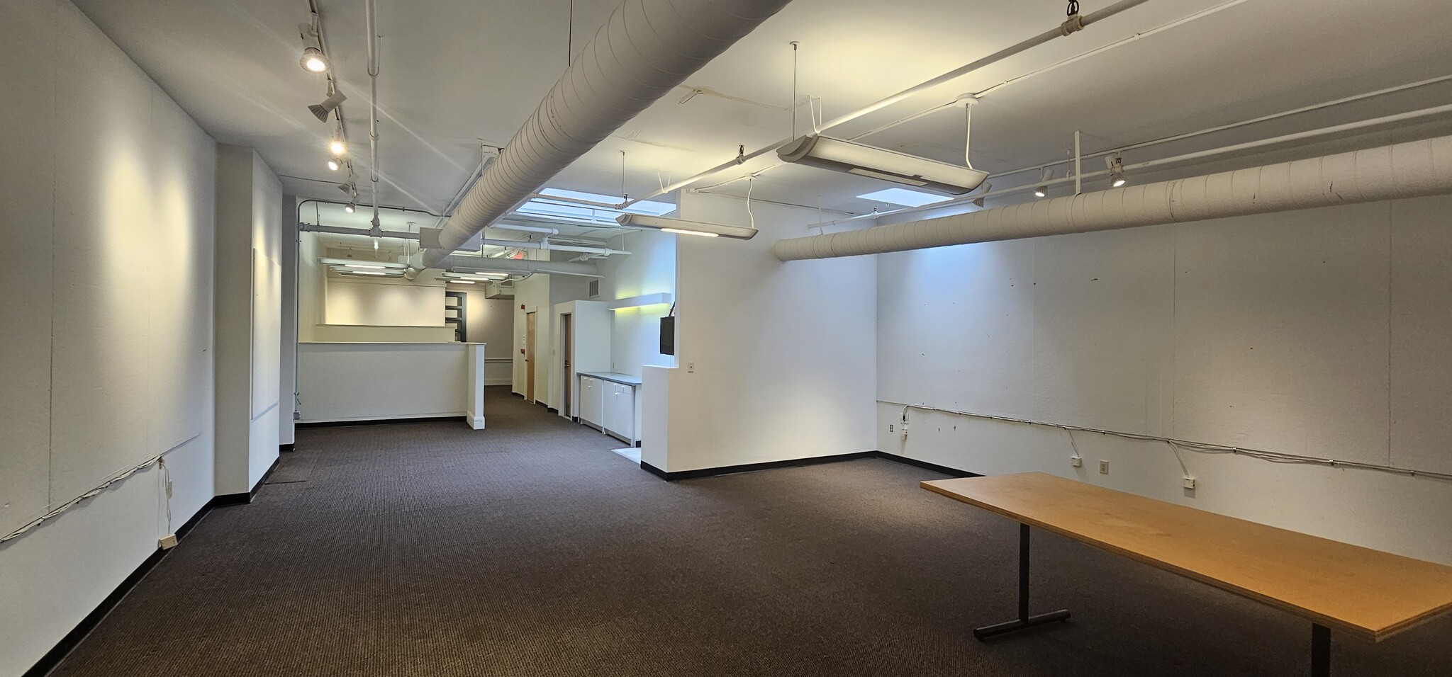 Large Living area - 33 Kingston St