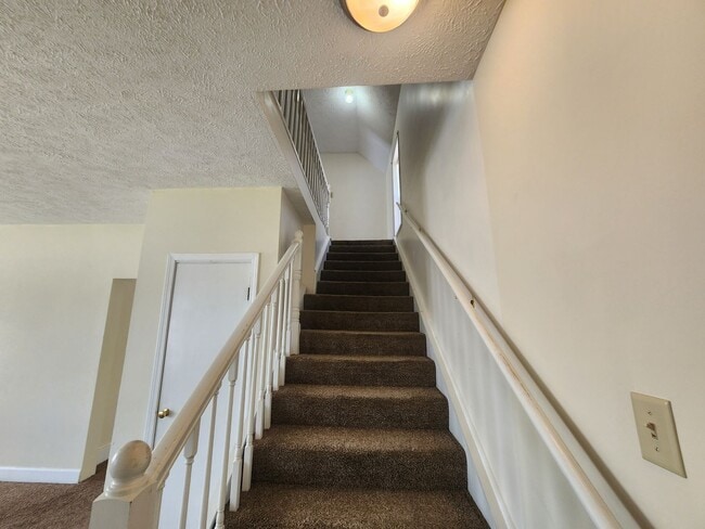 Building Photo - 2 Bedroom Home on the Southside