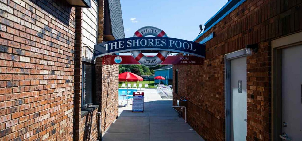 Building Photo - 9269 Windjammer Dr