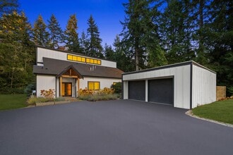 Building Photo - Redmond 4BD / 3BA Home with Central A/C on 3 Acres – Available Now
