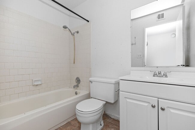 Building Photo - Rental Availalble