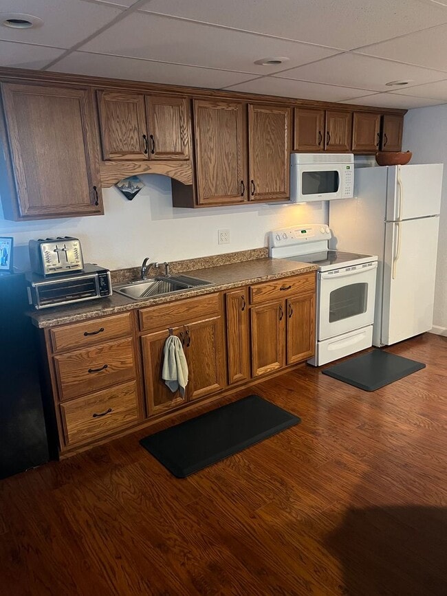 Building Photo - Bright 2 Bed / 2 Bath Basement Apartment with Garage Access – Driggs, ID