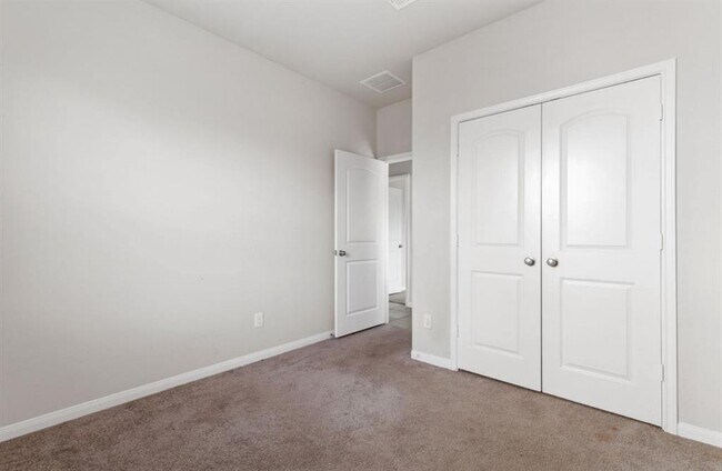 Building Photo - 6222 Prince Pl Dr