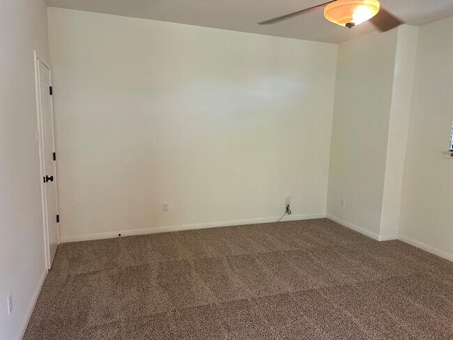 Building Photo - 7233 Menchaca Rd