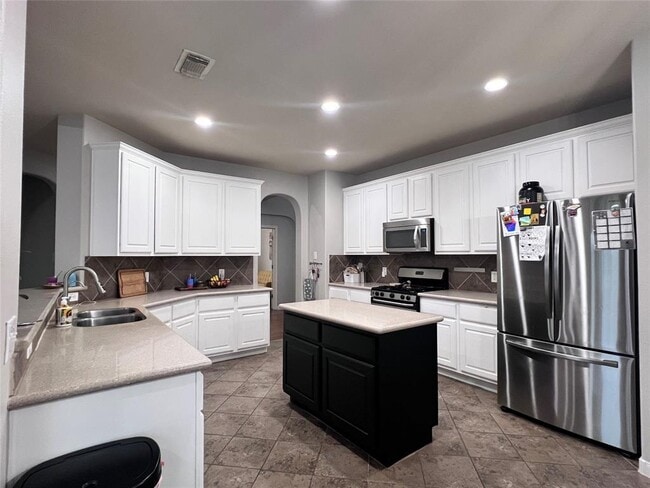 Building Photo - 3604 Pine Needle Cir