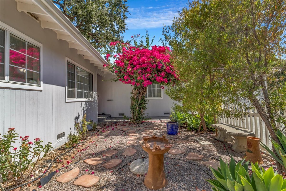 Building Photo - 23223 Canzonet St