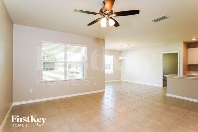 Building Photo - 349 NE 30th Terrace