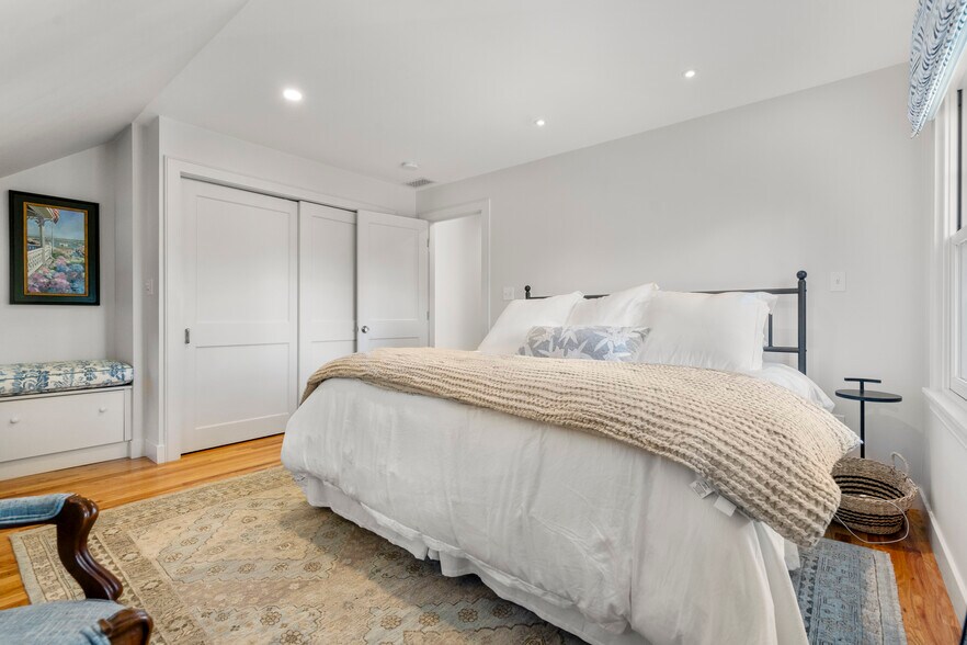 Building Photo - 5 Calebs Ln