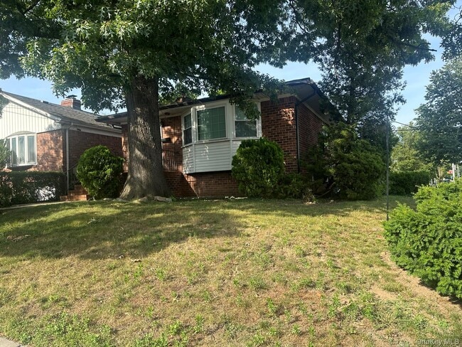 Building Photo - 87-89-89 191st St