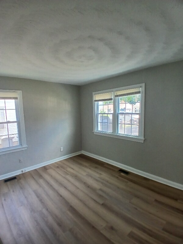 Building Photo - 612 Lee St