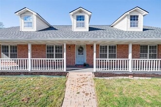 Building Photo - 201 Gail Dr