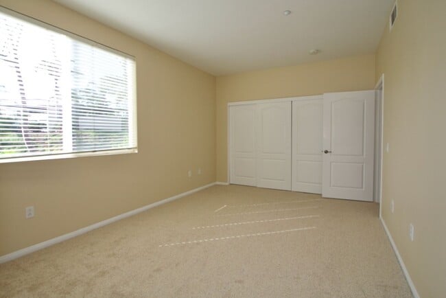 Building Photo - Carlsbad Condo West of 5 Freeway with Lagoon Views - Available June 1st!