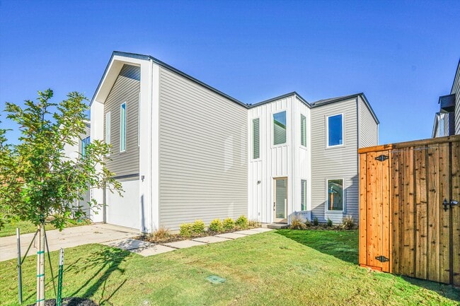 Building Photo - 1707 Nomas St