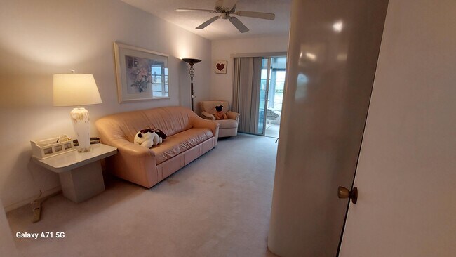 Building Photo - 4079 Cornwall D