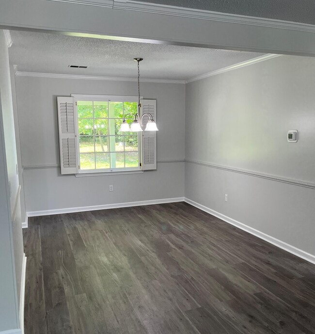 Building Photo - 121 Kenton Dr