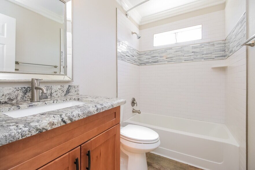 Building Photo - 1401 N Ironwood St