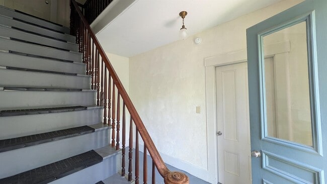 Building Photo - 126 Sullivan St