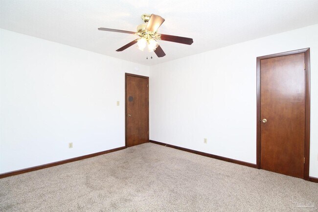 Building Photo - 1455 Acorn Ln
