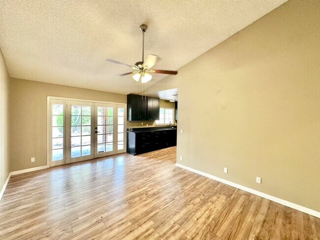 Building Photo - 6672 Peachtree Ln